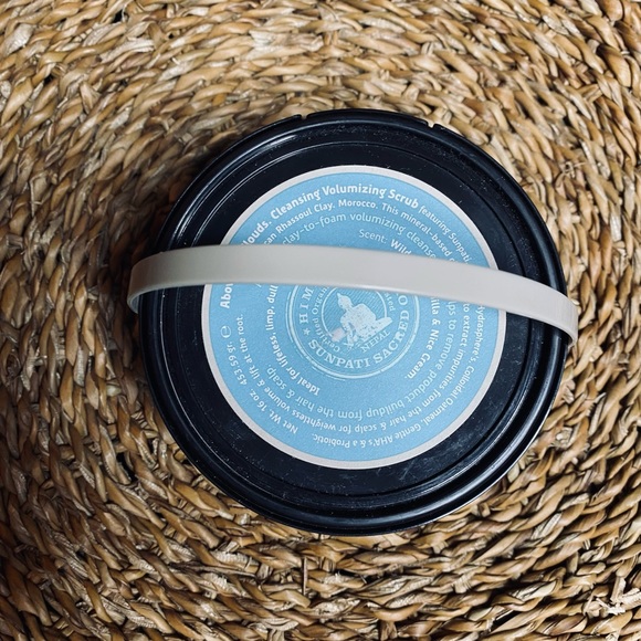 Above the clouds cleansing volumizing scrub 16OZ - Picture 4 of 4